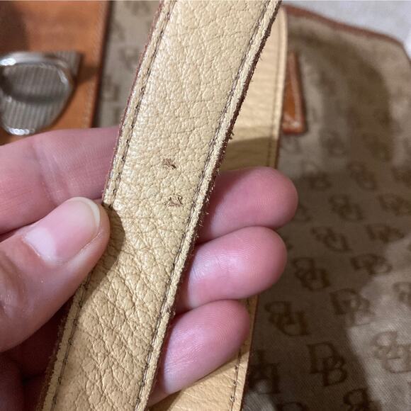 DOONEY & BOURKE TAN CANVAS SIGNATURE PRINT SHOULDER BAG ASIS - Picture 13 of 13